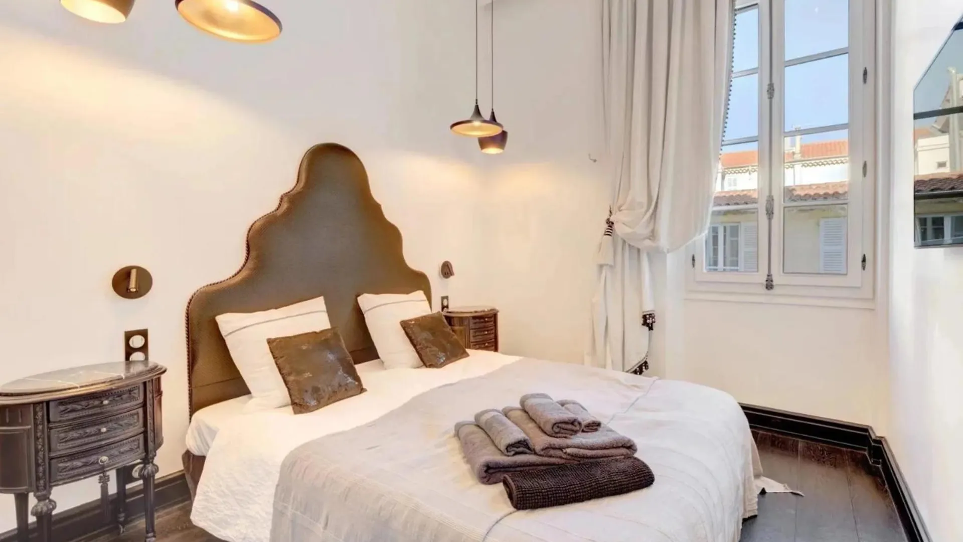 Prestige & Comfort Facing The Palais Des Festivals Cannes France