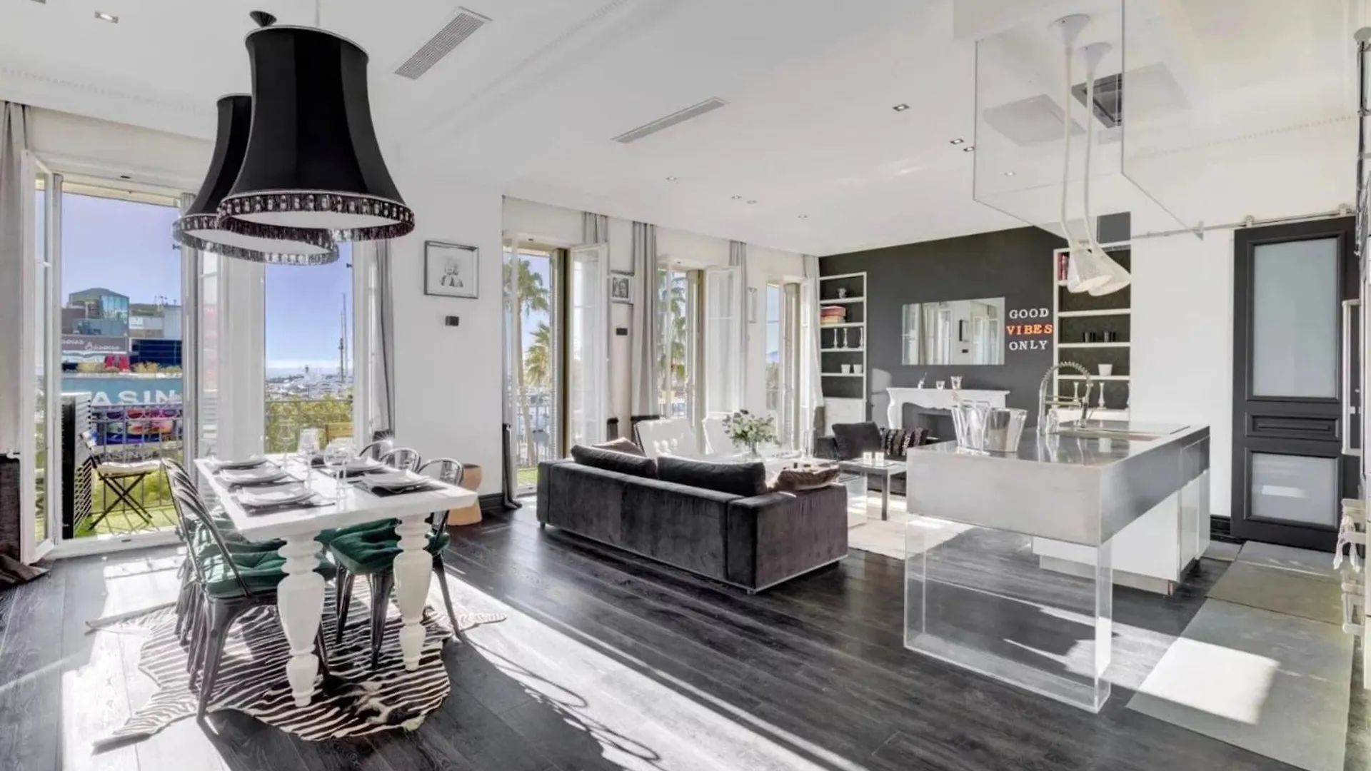 Prestige & Comfort Facing The Palais Des Festivals Cannes